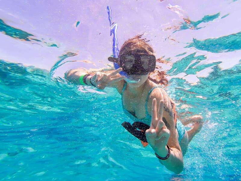 Isla Mujeres: Catamaran with Open Bar, Snorkeling and Lunch - Lunch and food reality check