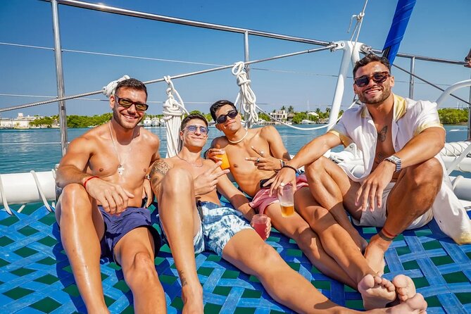 Isla Mujeres Cruise with Beach Club, Snorkel, Lunch and Open Bar - Isla Mujeres downtime: shopping in the historic center, plus what the beach club really means