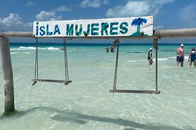 Isla Mujeres on luxury catamaran with snorkel, open bar and lunch - Food on board: the included lunch and how filling it really is