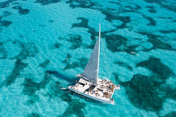 Isla Mujeres Plus by Albatros Catamarans - What the crew does right, and where your expectations should flex