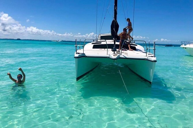 Isla Mujeres Private Catamaran, Cruising, Snorkeling having Fun!! - Stop 2 at Kin Ha (Antes Parque de los Suenos): swim, anchor, relax