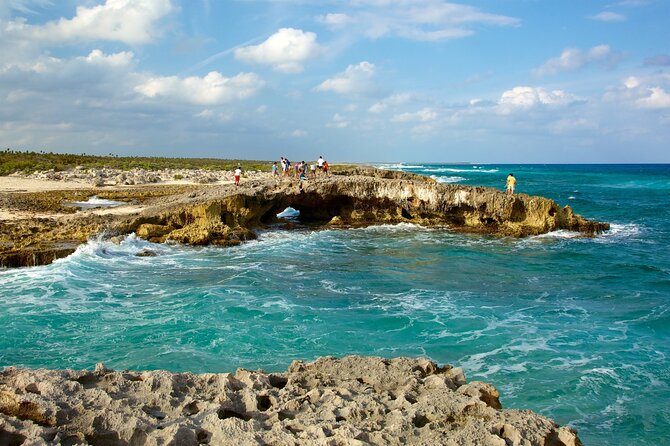 Jade Caverns Private Jeep Tour with Lunch and Snorkeling - Coco’s Beach Club: Lunch, Lounge Time, and Snorkeling Access