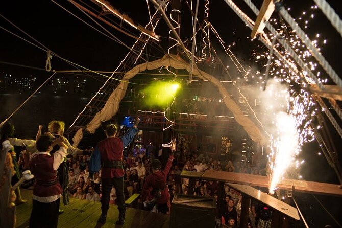 Jolly Roger Pirate Show and Dinner in Cancun - Unlimited Drinks and Deck Dancing: The Party Part of the Night