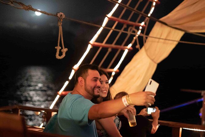 Jolly Roger Pirate Show and Dinner in Cancun - Food Service, Seating, and the Little Things That Change Your Night
