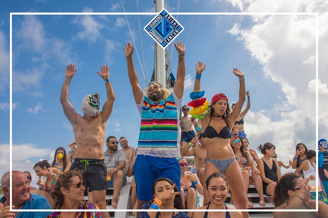 Luxury Catamaran tour to isla mujeres with transportation from Tulum - Lunch, Drinks, and the Rhythm of the Day (Where Time Can Feel Tight)