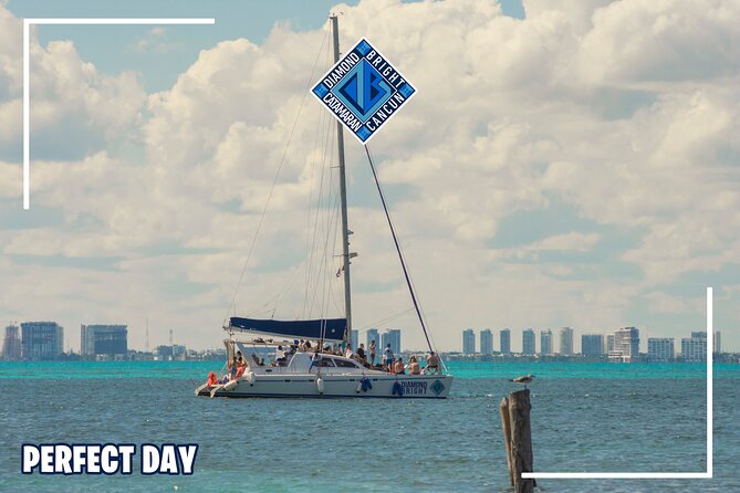 Luxury Catamaran tour to isla mujeres with transportation from Tulum - Snorkeling Safety and Comfort Tips You Should Take Seriously