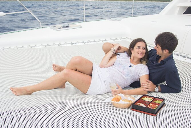 Luxury Sunset Cruise from Riviera Maya - Crew energy, Selena and Jorge, and the reality of group size