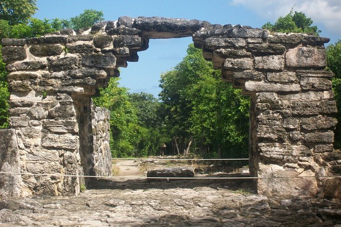 Mayan Ruins and Beach Time - Hacienda Antigua: tequila tasting in a short, guided stop