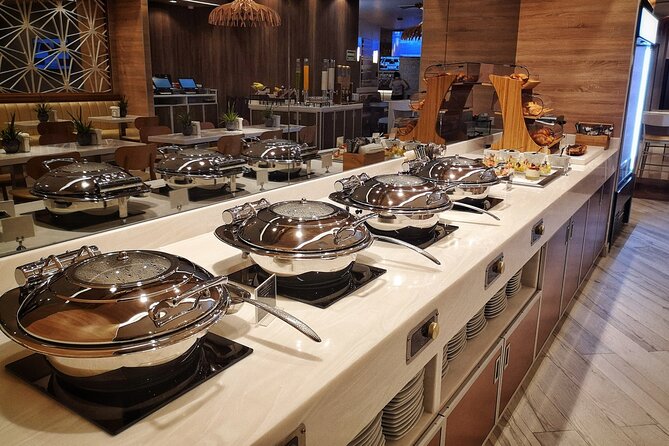 Mera VIP Lounge at Cancun International Airport - Bathrooms and showers: comfort with real bottlenecks