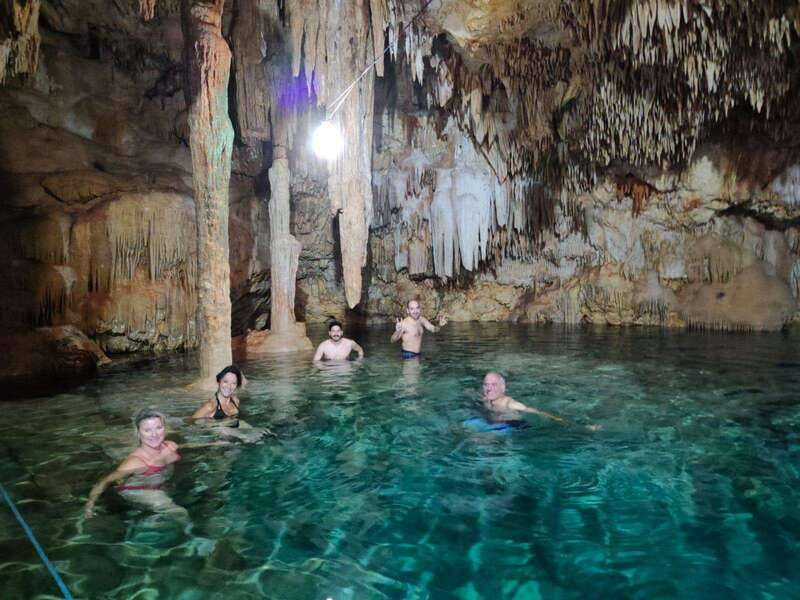 Merida: Chichen Itza Cenote, Food Experience & Izamal - Entering Chichén Itzá early, with a licensed guide and real photo time