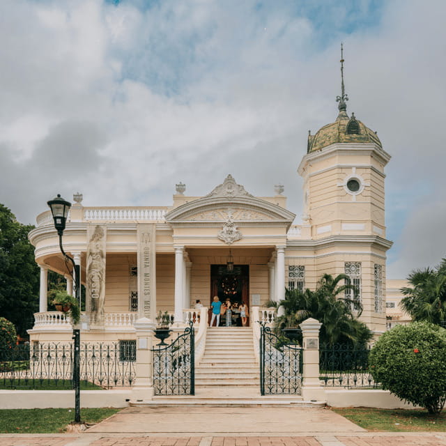 Mérida: La Quinta Montes Molina Museum Entrance - Your visit starts with a classic Mérida mansion feel