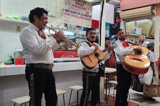 Merida Street Food Walking Tour - The Lunch Stop at El Marlin Azul, Plus the Sunday/Holiday Swap
