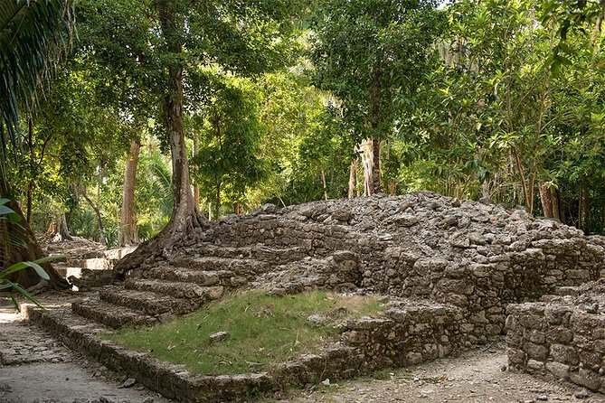 One Day Tour to Chacchoben Mayan City and Bacalar Lagoon with a Certified Guide - Bacalar Lagoon: Kayaking Included, But Plan for Rocky Water Access