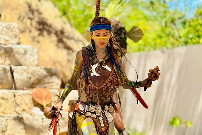 Otoch Mayan Experience Tour: Cultural & Historical Adventure - San Miguel de Cozumel: plaza energy and souvenir browsing