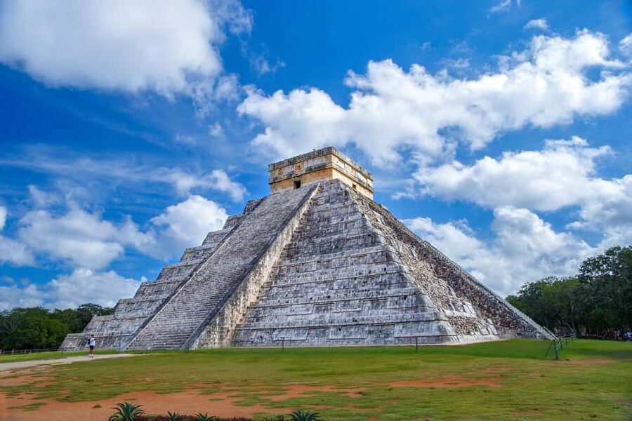 Playa del Carmen: Chichen Itza Early Tour with Expert Guide - What to pack for comfort at sunrise and during the walk