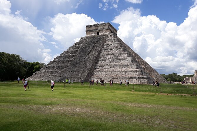 Playa del Carmen to Chichen-Itza up to 13 pax - Private Transfer - Drivers and communication: where the service seems to win