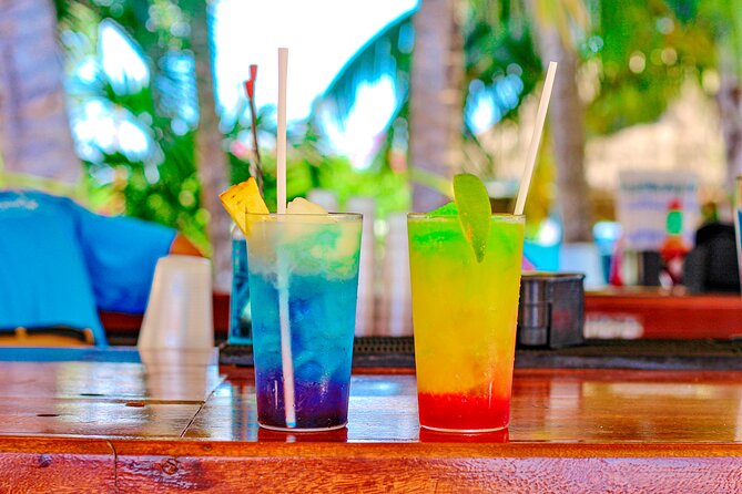 Playa Uvas Open Bar Exclusive Pass - Kayak rental for 30 minutes: best used with good expectations