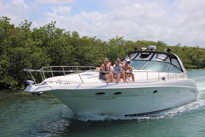Private 50FT Yacht Rental in Cancún P8 - Value math: dock fees and the best way to avoid surprises