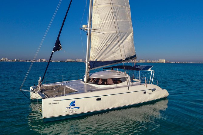 Private Catamaran from Cancun to Isla Mujeres | For up to 30 pepl - The open bar experience: unlimited drinks, real-world pacing