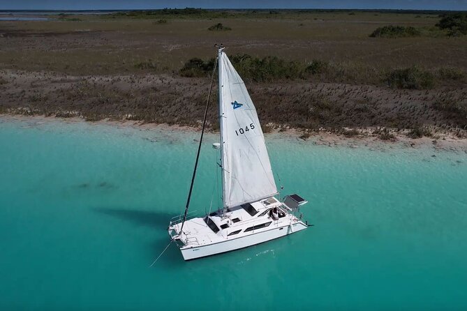 Private Catamaran Tour - A 4-hour sailing route through Bacalar’s seven-color lagoon