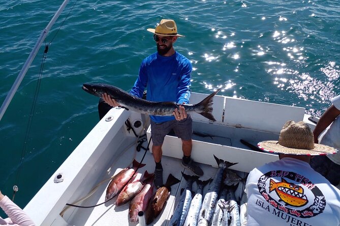 Private fishing charter Bertram 31ft 6 pax max if you don't fish you don't pay - Cruise out: how far offshore you go matters for comfort
