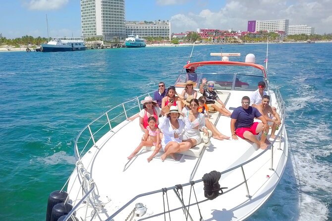 Private Luxury Yacht 55FT Rental in Cancun - Included items you should actually use
