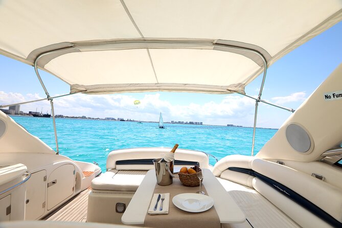Private Premium Yacht 46FT Rental in Cancún - Crew experience: when service feels personal