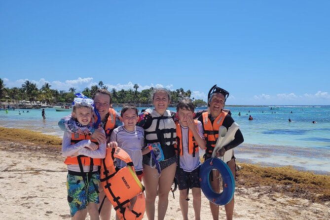 Private Responsible Experience with Turtles (groups of 3 plus) - Akumal turtle magic, with the calm of a private group
