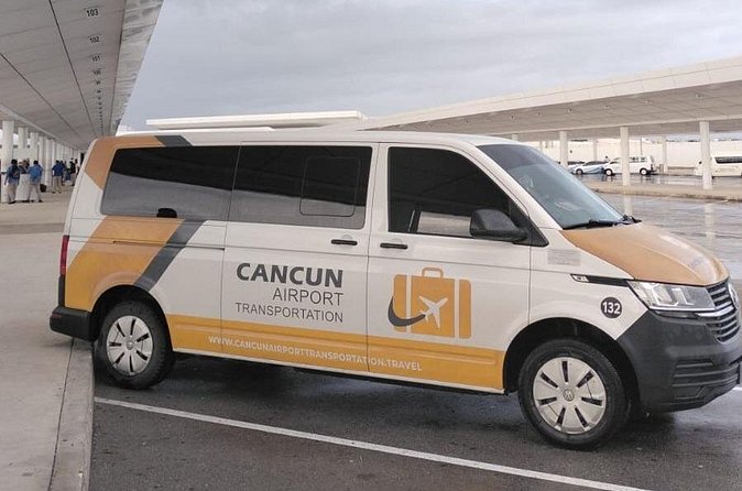 Private Roundtrip Transportation from CUN to Boulevard Kukulcan - Vehicle Size, Luggage Rules, and What to Pack for a Smooth Ride