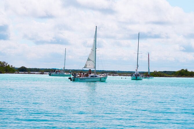 Private Sailing Adventure in Bacalar - What you can learn from the crew on the water