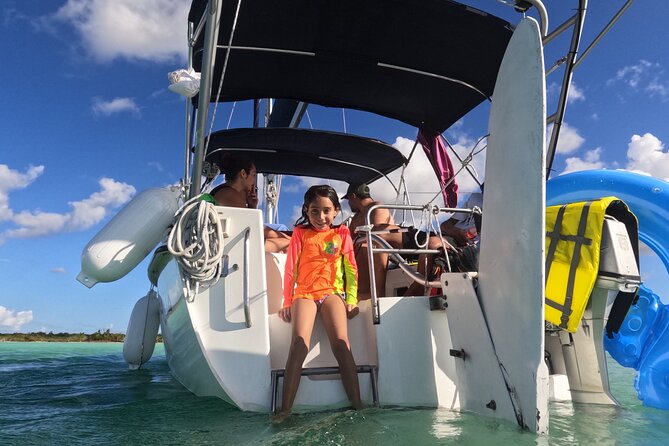 Private sailing excursions, nice spacious sailboats. - Snacks, beers, and the ease of getting in and out
