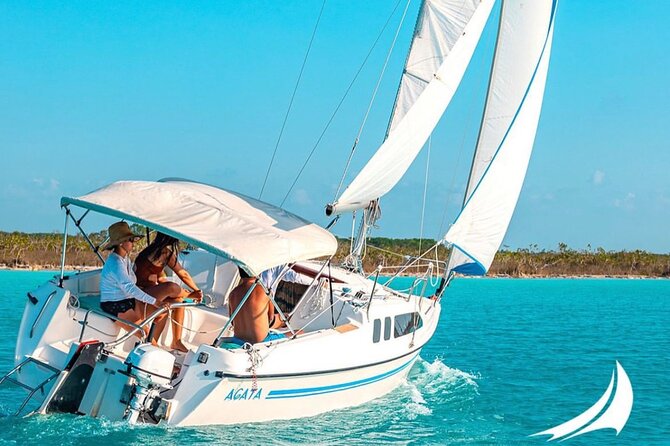 Private sailing excursions, nice spacious sailboats. - The 4-hour timing, and why it feels right on the lagoon