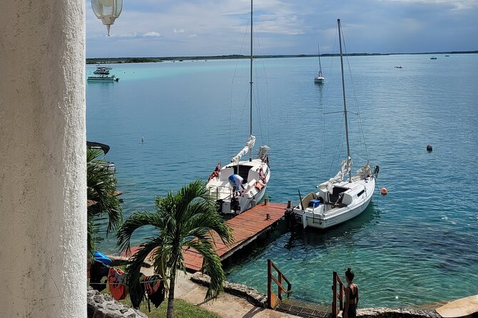 Private sailing tour of Bacalar Lagoon - Snack and hydration on board, the calm break that keeps the tour fun