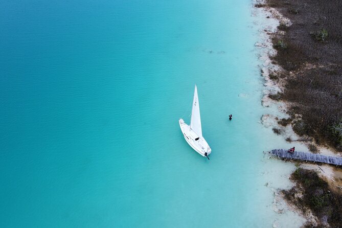 Private sailing tour of Bacalar Lagoon - Price and value: $215 per group up to 7