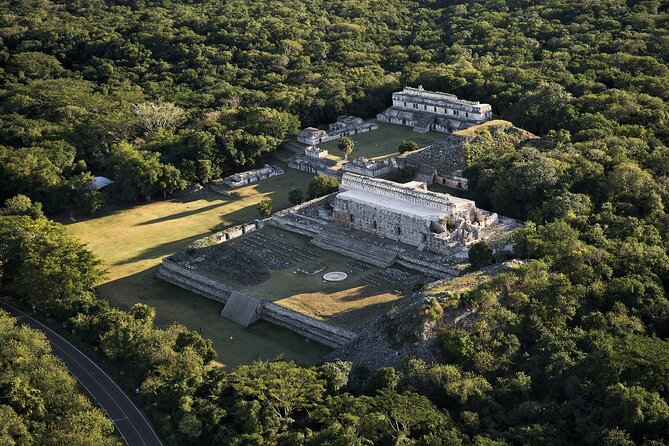 Private Tour Kabah & Uxmal Ruins plus Mayan Workshop Experience - Lunch at Ppapp Hol Chac de Uxmal, and the cochinita pibil moment