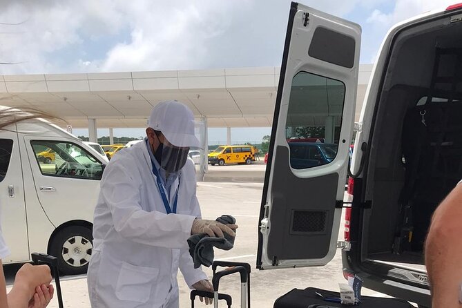 Private Transfer- Airport-Hotel Cancun Up 1 to 5 Passengers - Private for Your Group, Shared in the Description: What You Should Confirm