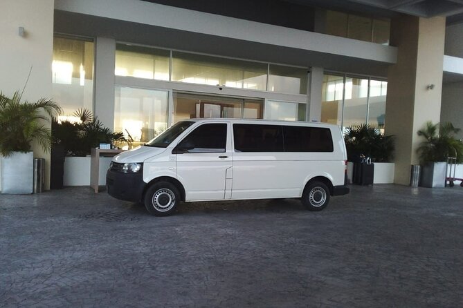Prívate Transfer: Cancun Airport to Cancun, Playa or Tulum - Finding Your Driver at Cancun Airport Without the Taxi Maze