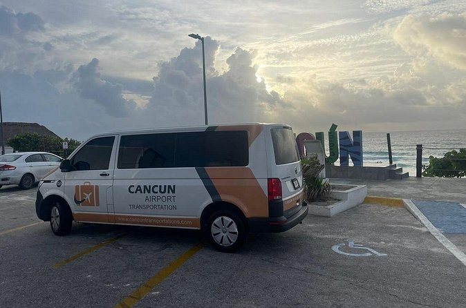 Private Transfer from Cancun Airport to Boulevard Kukulcan - Drop-off at your hotel or condo in the Hotel Zone
