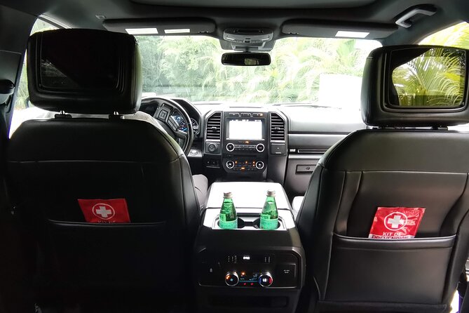 Private Transportation Deluxe Van - Inside the Deluxe Van: Comfort, Routes, and the Start-Right Energy