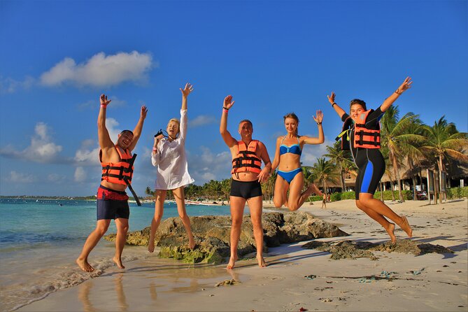 Private Tulum Ruins & Akumal Turtle Adventure - The guide and photo team are part of the value