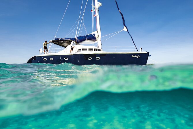 Puerto Morelos Catamaran Reef Sail and Snorkel - Onboard comfort, open bar, and the crew that makes it feel easy