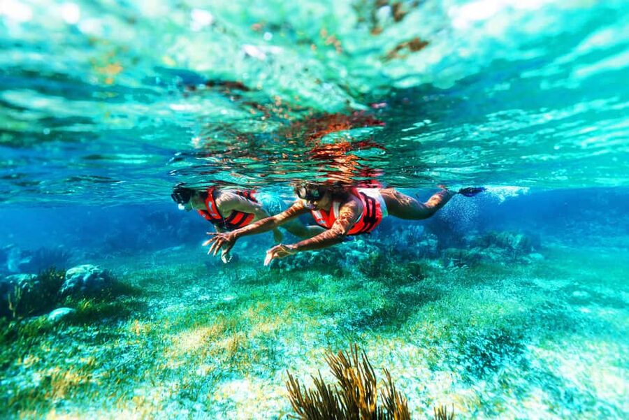 Puerto Morelos: Snorkel, Town Walk, Tequila & Beach Lunch - Lunch by the beach at Boquinete and the pace of the meal