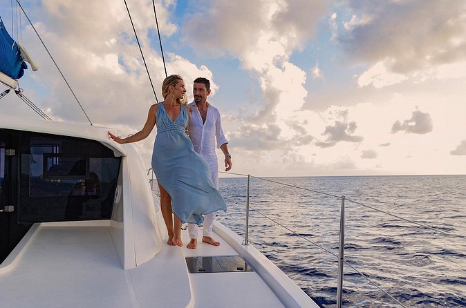 Riviera Maya Luxury Sunset Sailing plus Light Dinner and Open Bar - Open Bar and Light Dinner: Drinks Are the Main Event