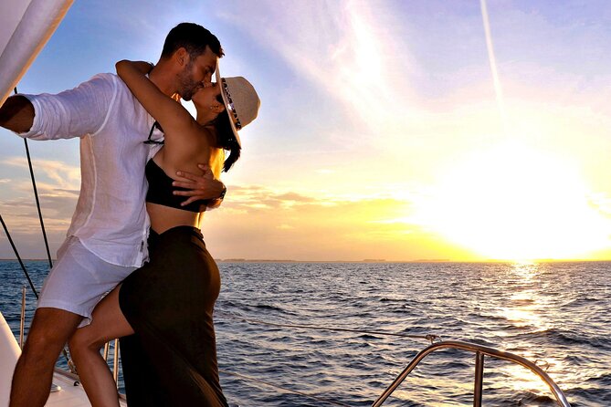 Riviera Maya Luxury Sunset Sailing plus Light Dinner and Open Bar - Hotel Pickup Timing, and Why 5:30 pm Does Not Mean You Leave at 5:30
