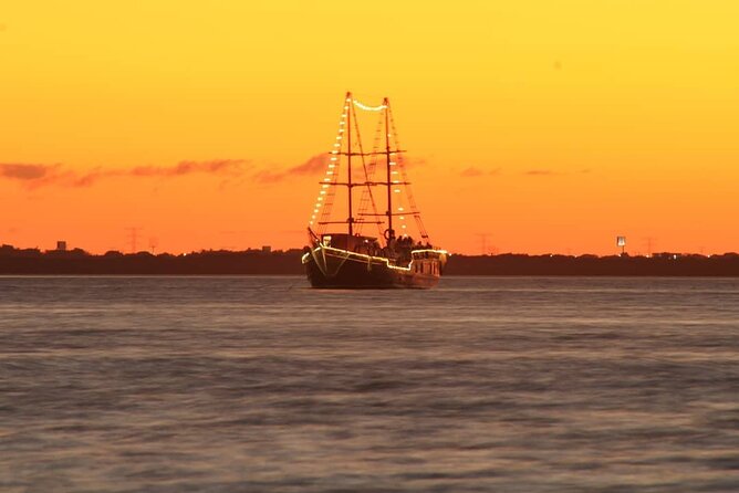 Romantic Sunset Dinner Cruising Experience - The Columbus Boat and the Nichupte Lagoon Sunset Plan