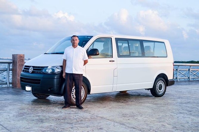 ROUNDTRIP Private Transfer Cancun -Tulum/Akumal /Hilton 1-8 pax - Meeting your driver at the airport without the scramble