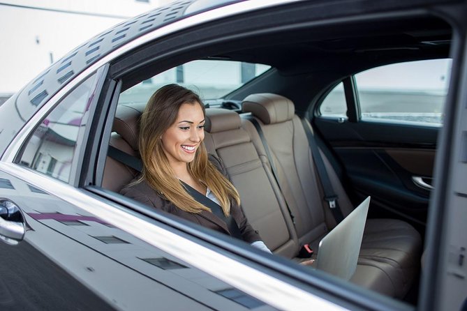 Roundtrip Private Transfer from Cancun Airport (CUN) - Return Trip to CUN, Flight Tracking, and Staying in Control