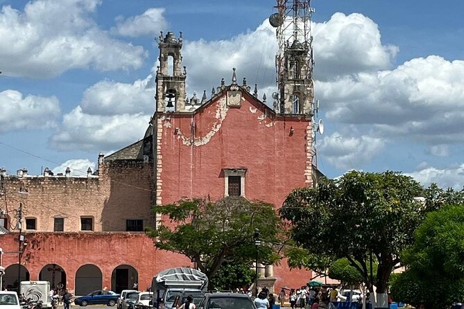 Route Magic Towns : Motul + Izamal - Convento de San Antonio de Padua: The Big Yellow Landmark Stop