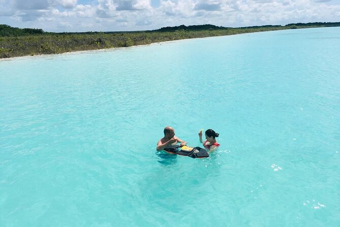 Sailing Tour through the Laguna de los Siete Colores - When wind is good, you feel it, and when it is not, the crew adapts