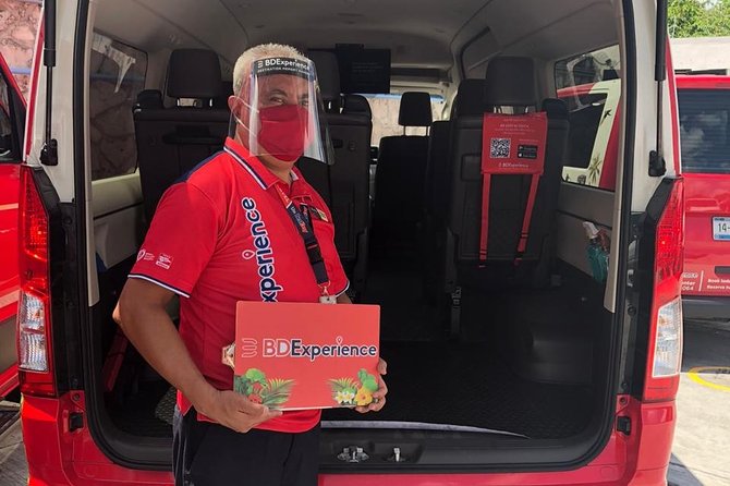 Shared transfer R/T VAN Apto-Muelle Ferry Isla Mujeres-Apto C/ Tickets Ferry - The shared van ride: what you get and why it helps